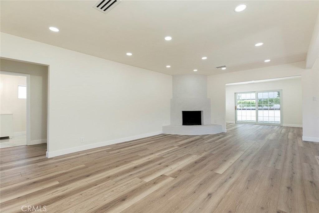 11110 Odell Ave - Photo 3 of 43
