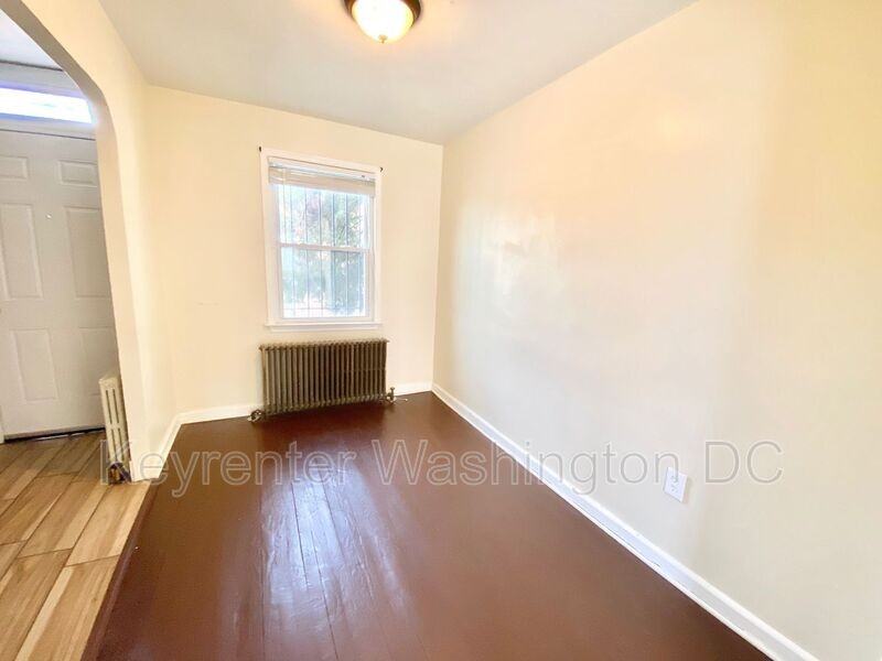 1518 Queen St Ne #NE - Photo 6 of 22