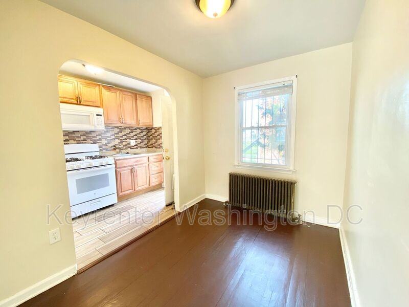 1518 Queen St Ne #NE - Photo 7 of 22