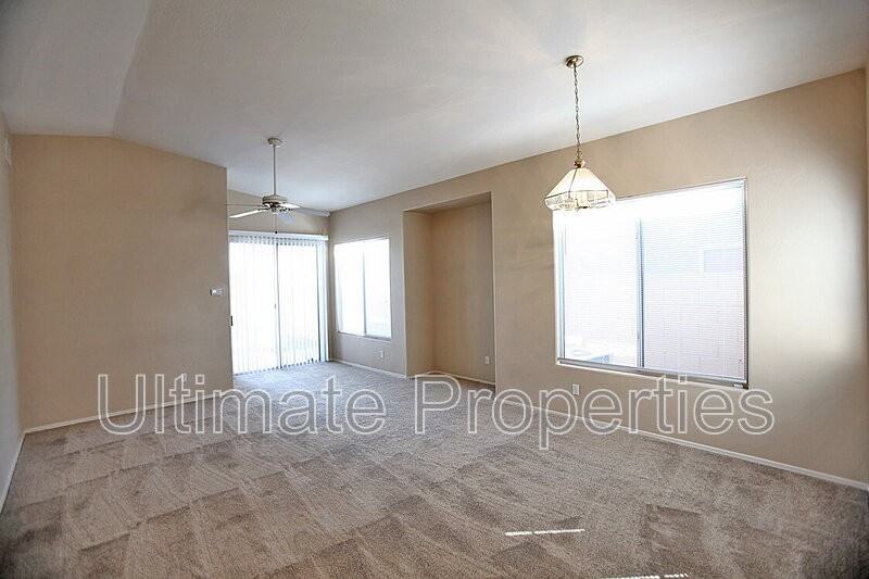 13602 W Desert Flower Dr - Photo 3 of 11