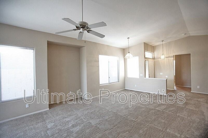 13602 W Desert Flower Dr - Photo 4 of 11
