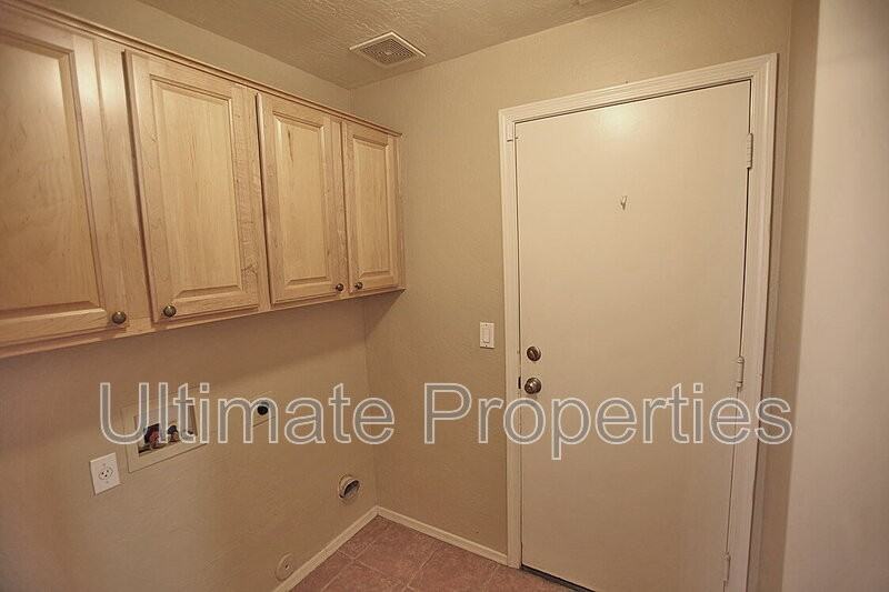 13602 W Desert Flower Dr - Photo 5 of 11