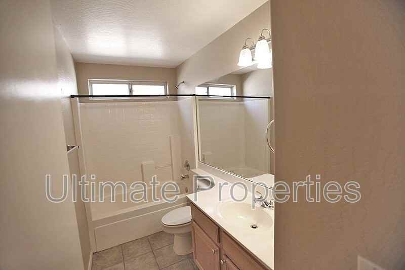 13602 W Desert Flower Dr - Photo 6 of 11
