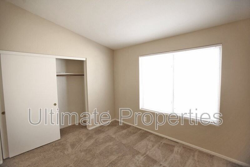 13602 W Desert Flower Dr - Photo 7 of 11