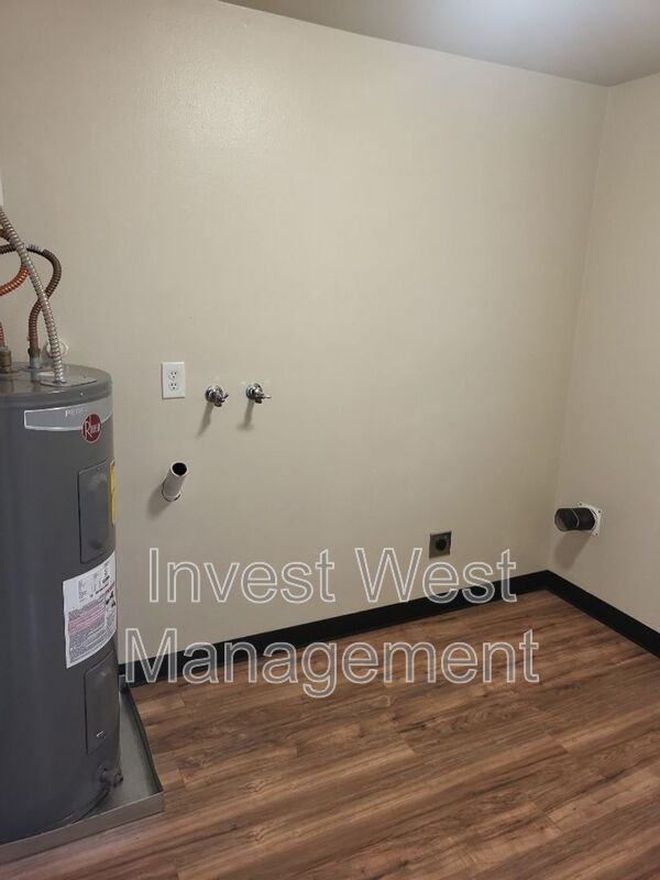 2815 Estreet #D - Photo 7 of 10