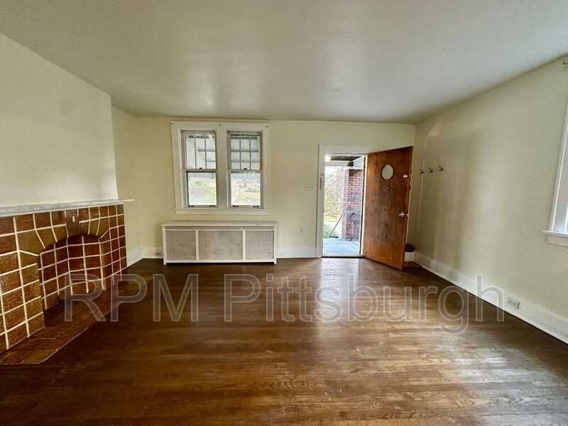 3306 Shady Avenue - Photo 4 of 15