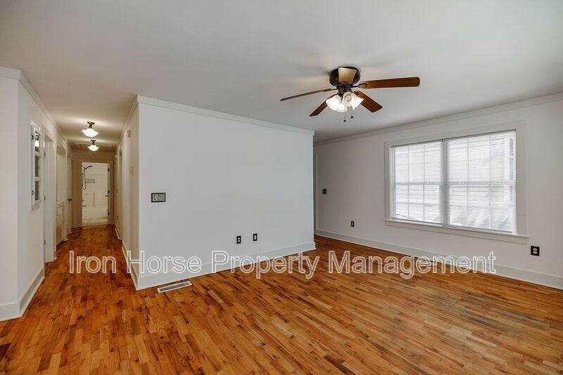 205 Third St - Photo 4 of 30