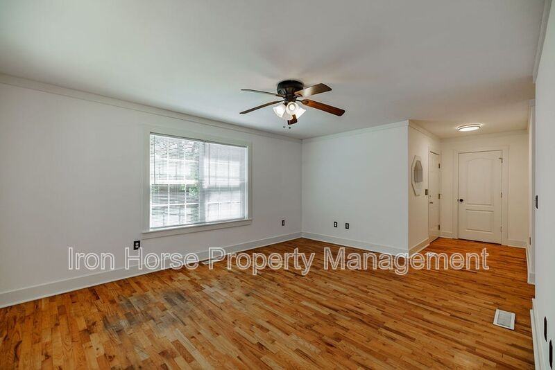 205 Third St - Photo 5 of 30