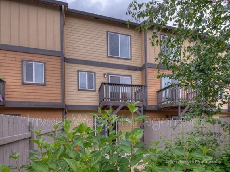 6009 Ne 34th St - Photo 2 of 12