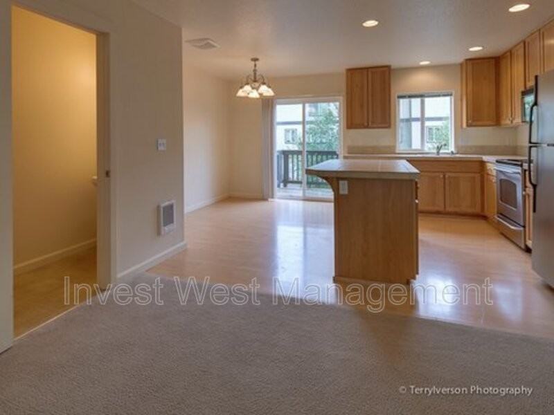 6009 Ne 34th St - Photo 3 of 12