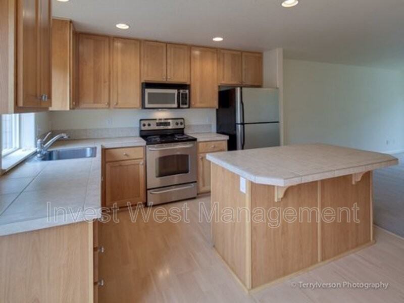 6009 Ne 34th St - Photo 4 of 12