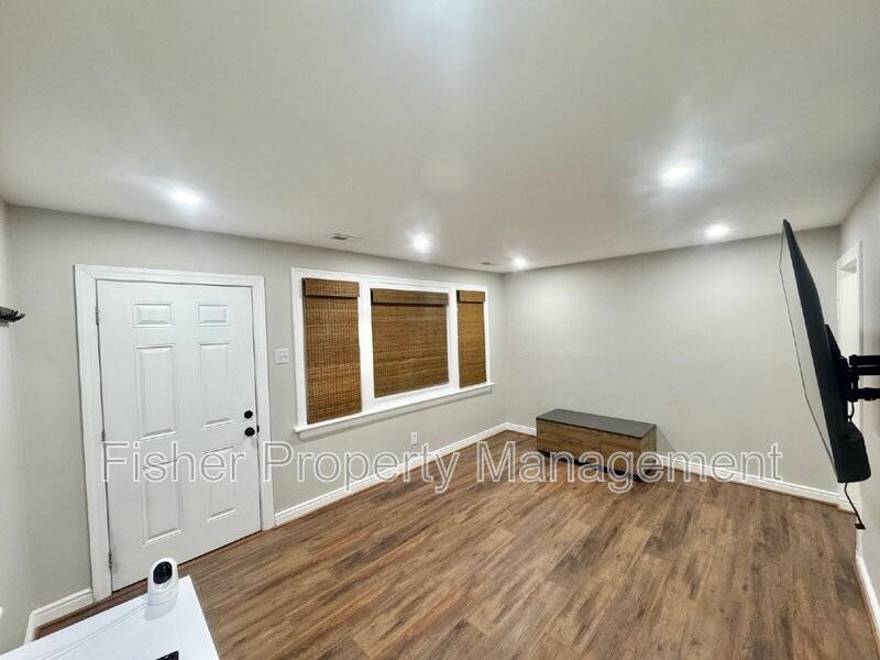 518 Northside Ave - Photo 5 of 25