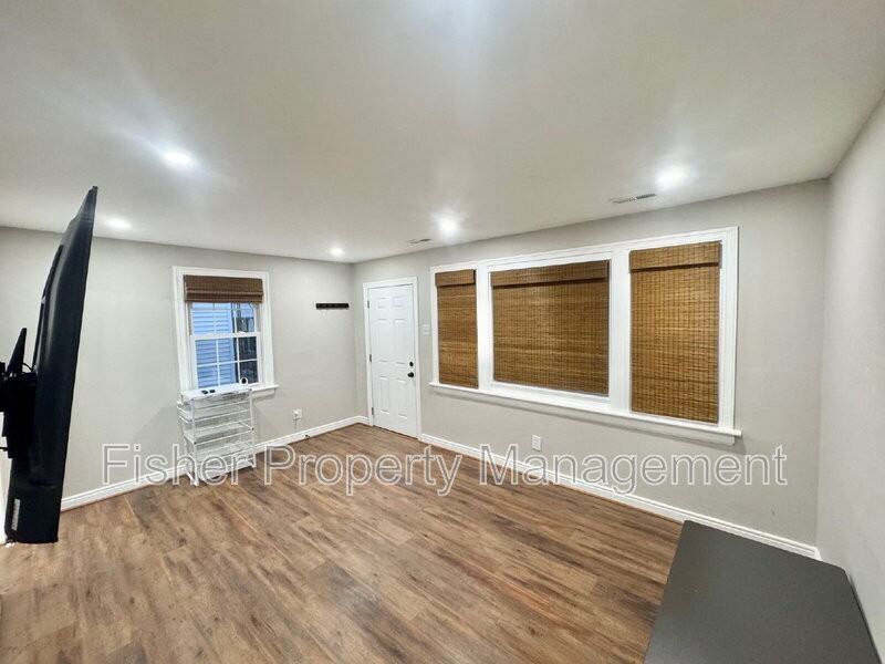 518 Northside Ave - Photo 6 of 25