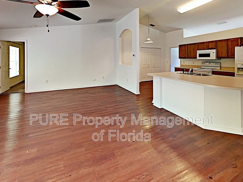 2823 Ne 25th St - Photo 6 of 19