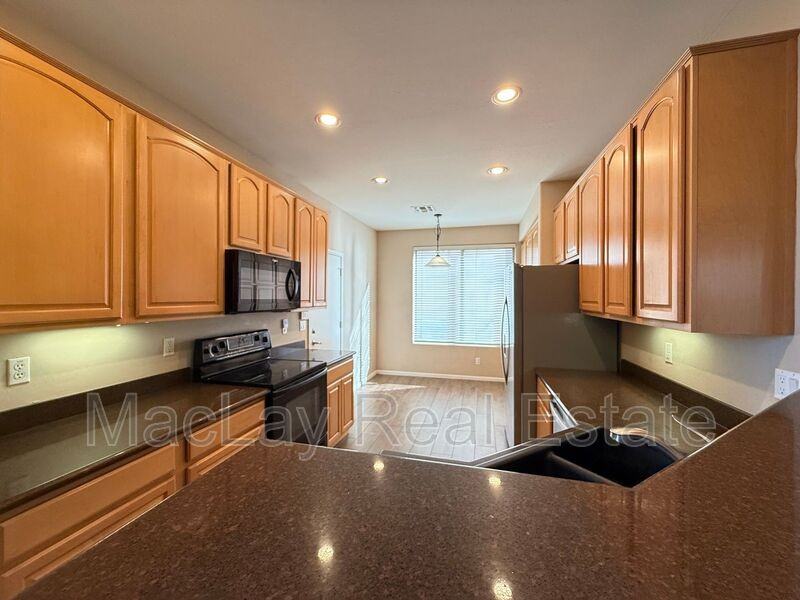 4805 East Wagoner Road - Photo 3 of 12