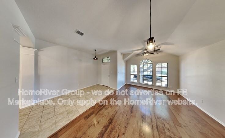 15517 Adlong Dr - Photo 2 of 25