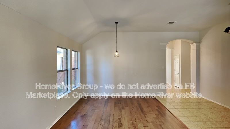 15517 Adlong Dr - Photo 3 of 25