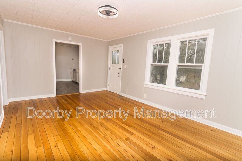 640 Lupton Dr - Photo 2 of 15