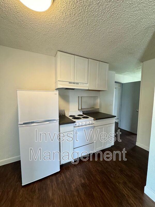 1960 33rd Ave #6B - Photo 5 of 9