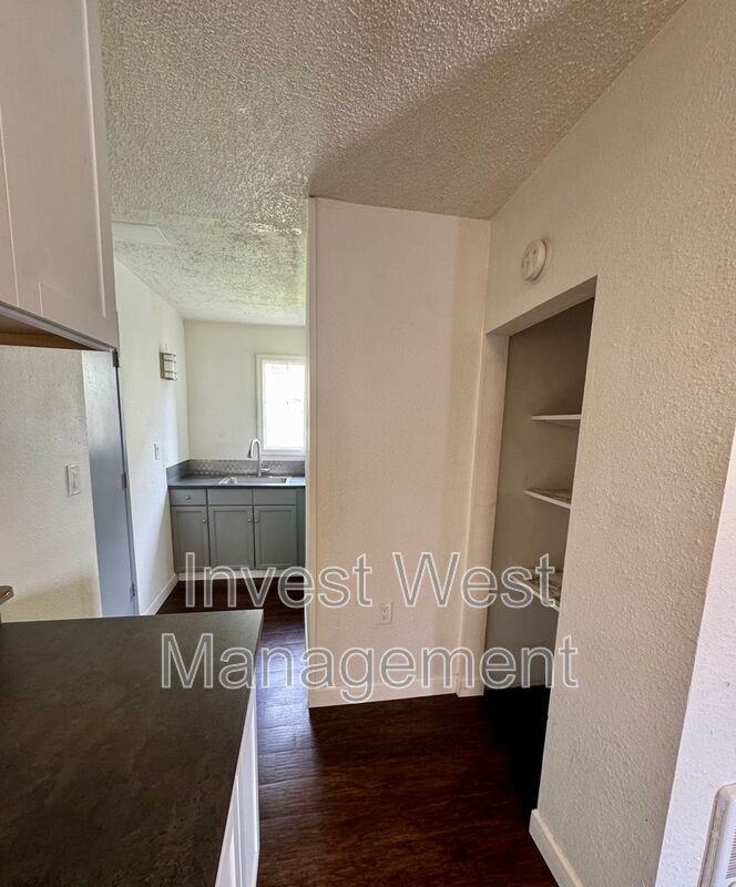 1960 33rd Ave #6B - Photo 7 of 9