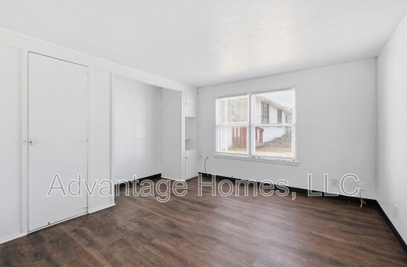 1109 North Scott Avenue #3 - Photo 7 of 12