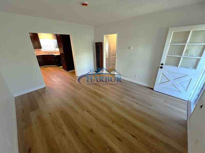 10019 Felton Ave - Photo 2 of 11