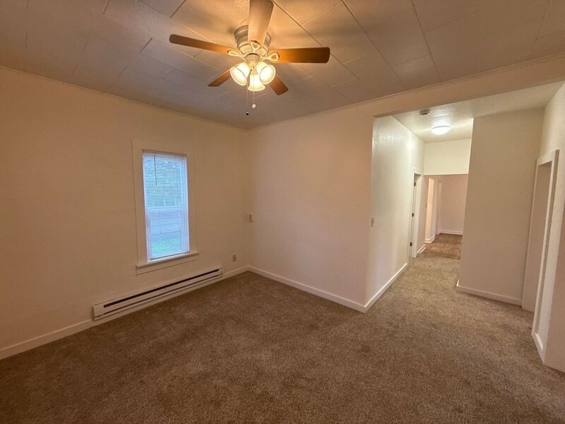 1560 Bellevue St Se - Photo 2 of 27