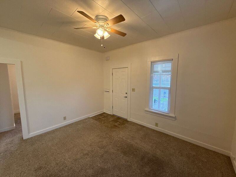 1560 Bellevue St Se - Photo 4 of 27