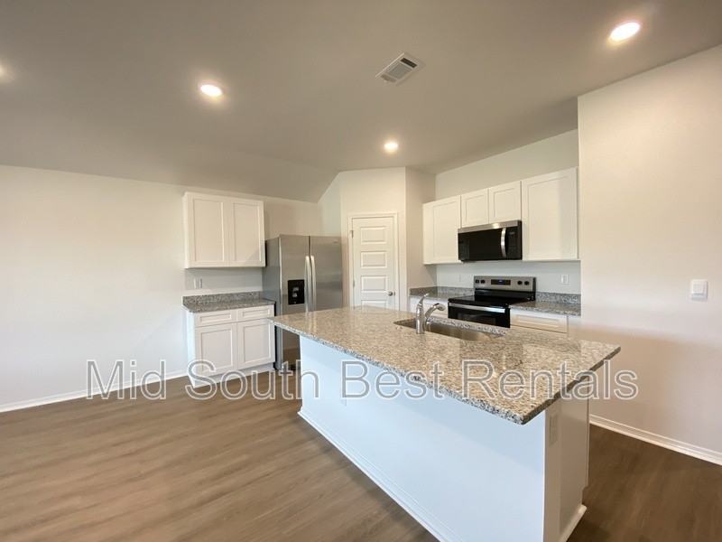 84 Kelton Lane - Photo 4 of 15