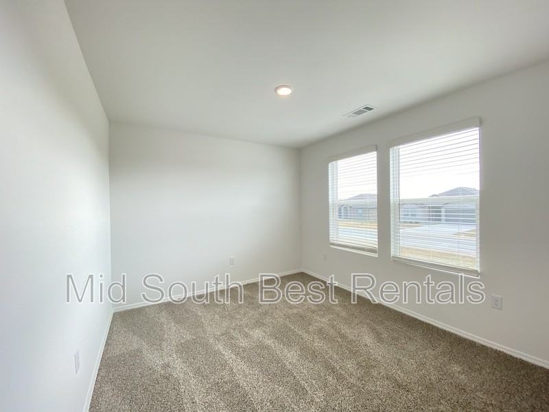 84 Kelton Lane - Photo 5 of 15