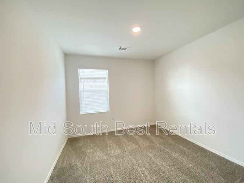 84 Kelton Lane - Photo 7 of 15