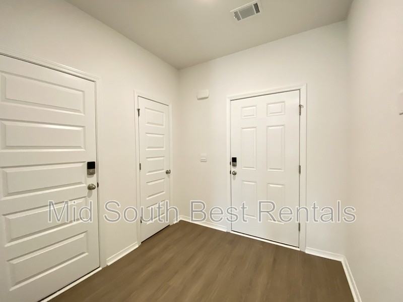 92 Kelton Lane - Photo 2 of 6