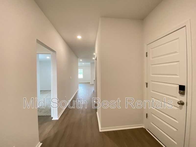 92 Kelton Lane - Photo 4 of 6