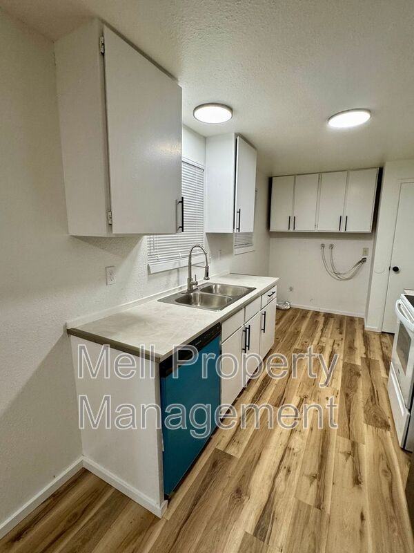 1829 Se Mason St #A - Photo 5 of 10