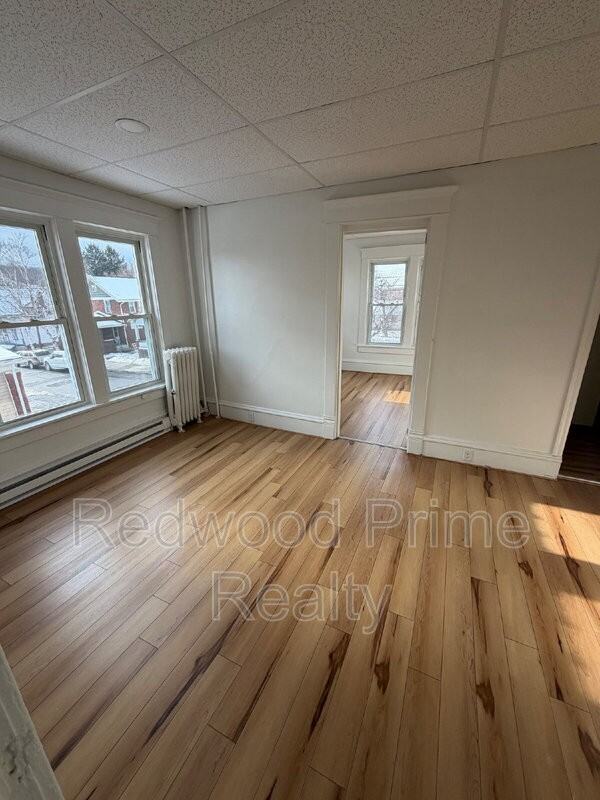 2901 Maple Ave - Photo 3 of 9