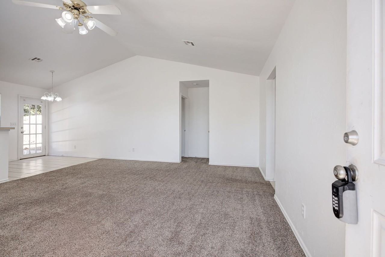 603 Welston Cir #2 - Photo 6 of 34