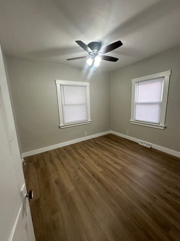 210 West Republic Avenue - Photo 3 of 7