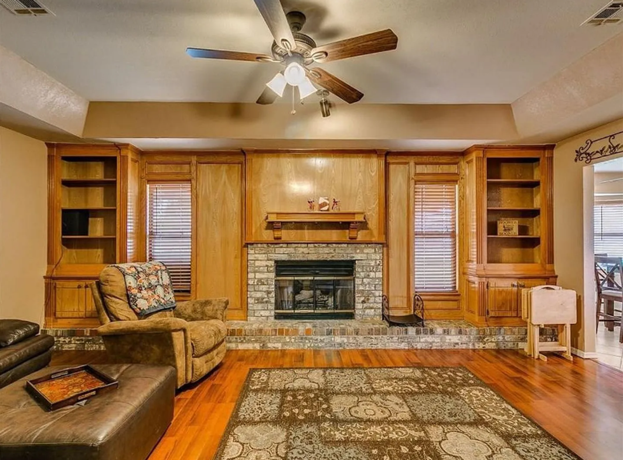 8301 Azurewood Dr - Photo 2 of 26