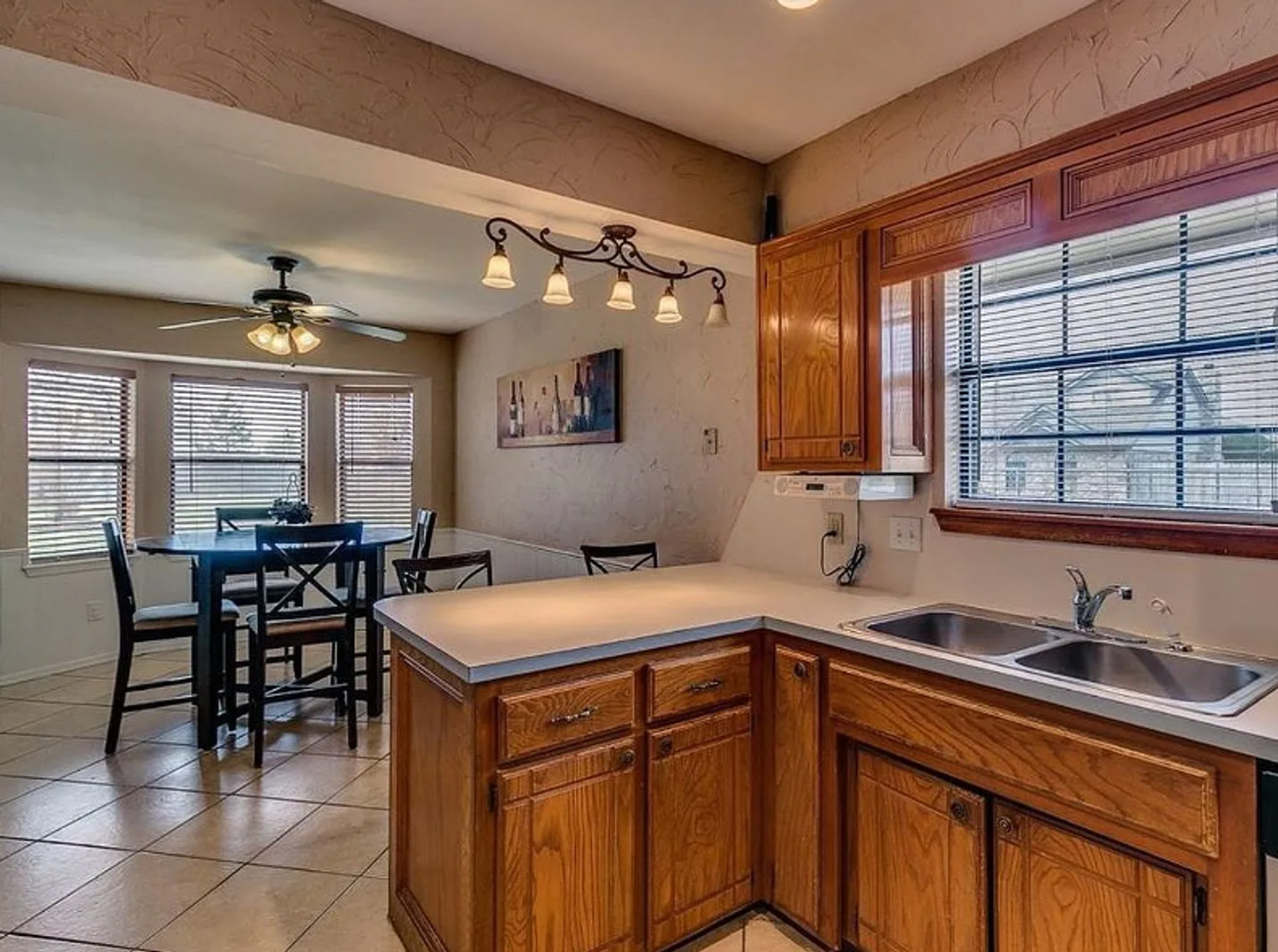 8301 Azurewood Dr - Photo 7 of 26