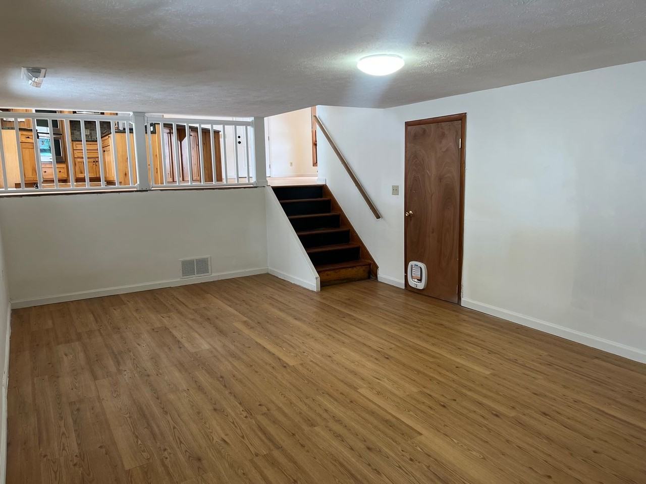 6880 Pinecrest St Ne - Photo 5 of 16