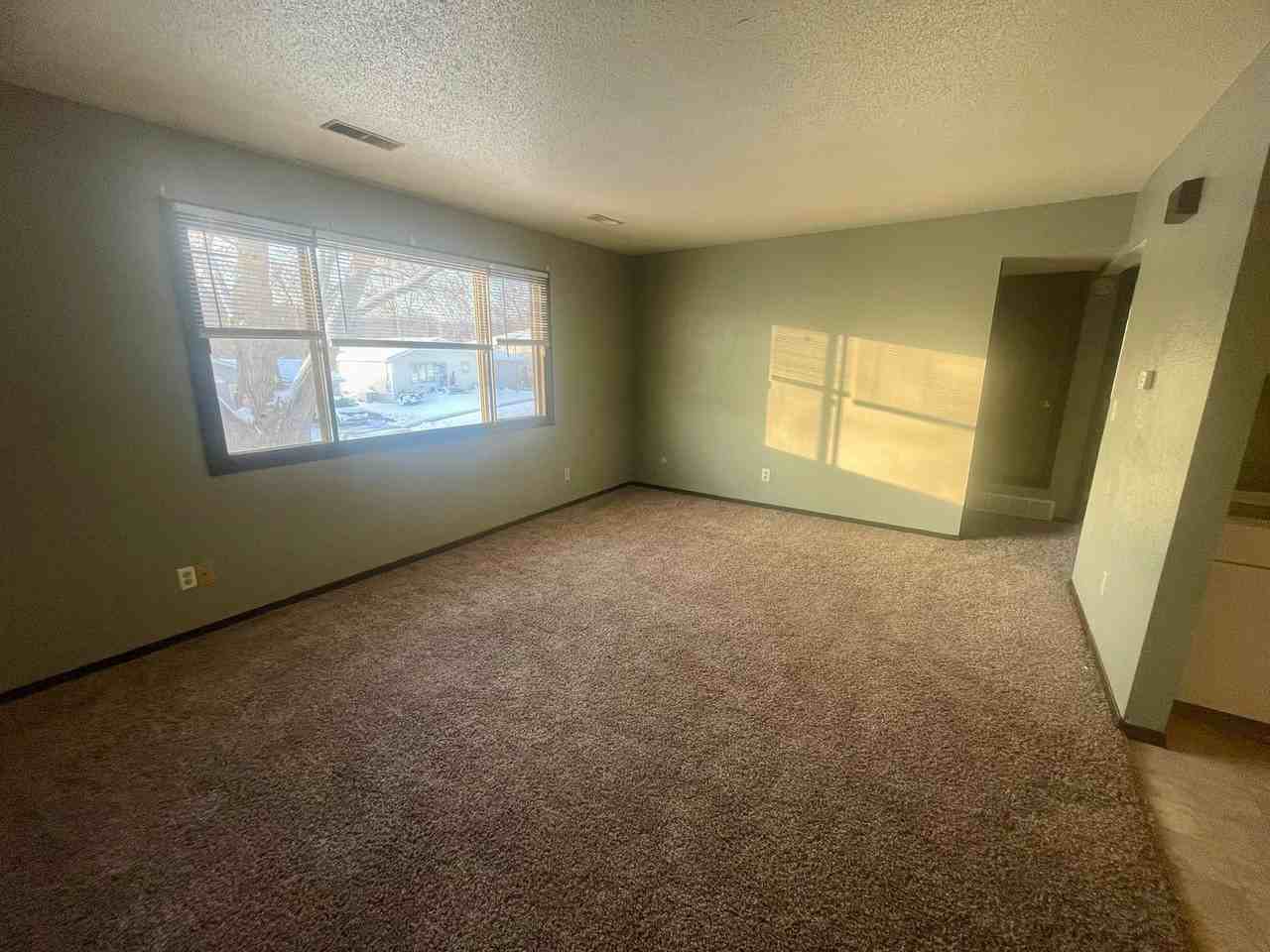 3108 Sycamore Ter - Photo 3 of 7