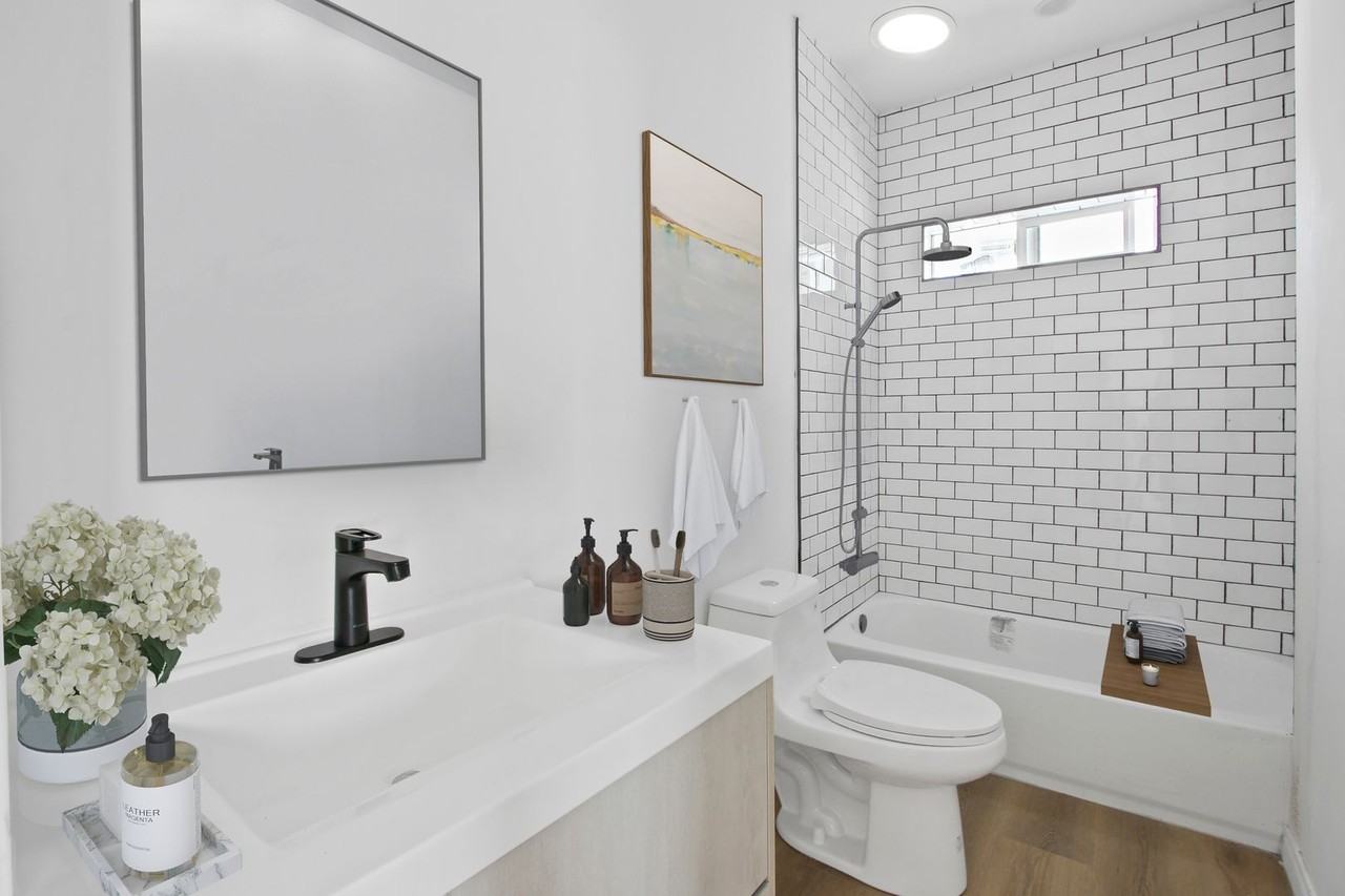 2692 James M Wood Blvd - Photo 4 of 11