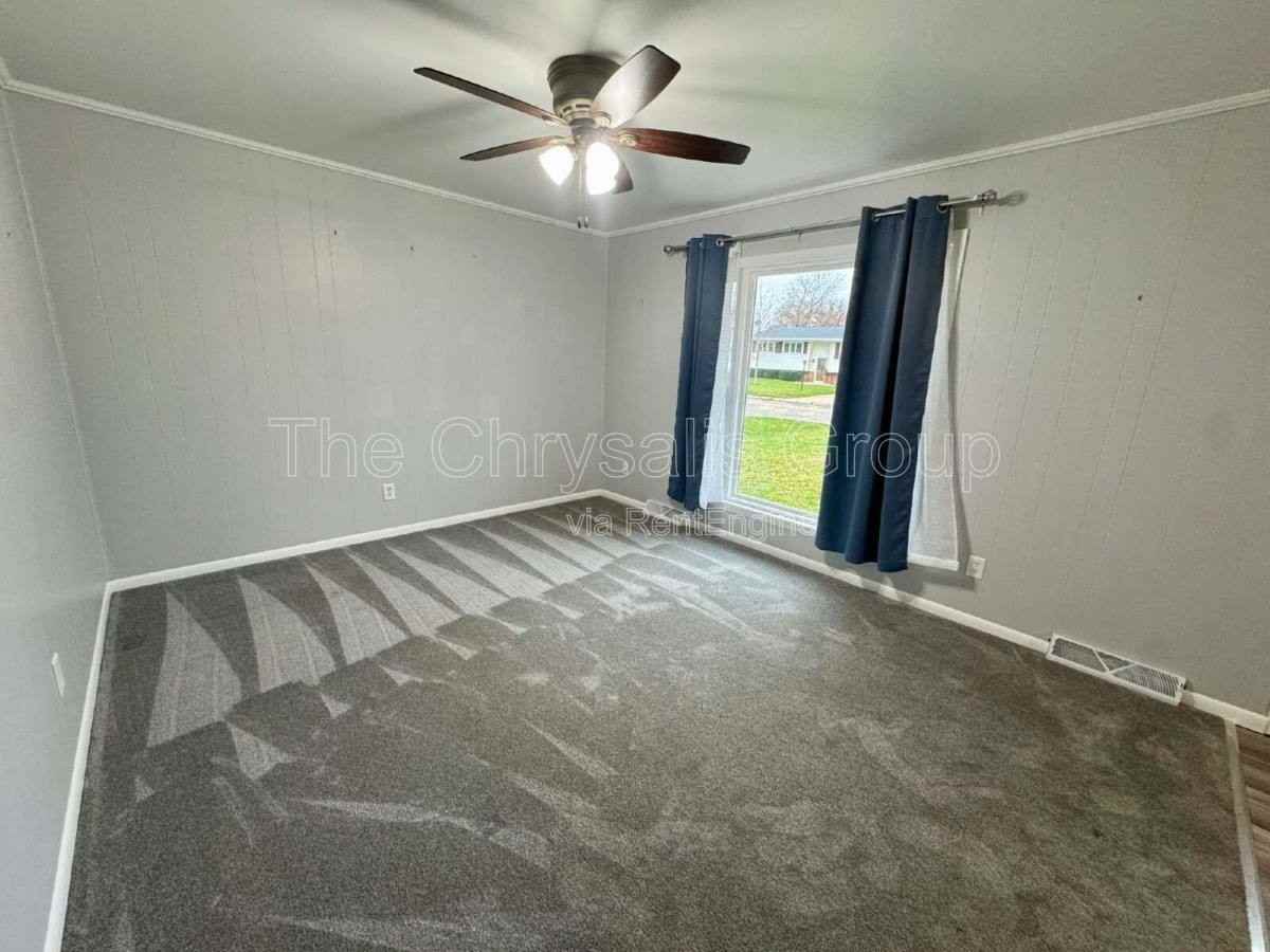 1711 Wright St - Photo 3 of 10