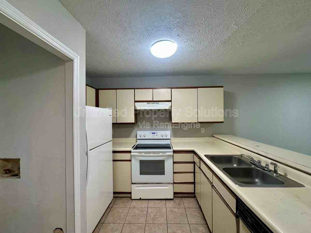 205 Sunn Aire Ct #A - Photo 2 of 10