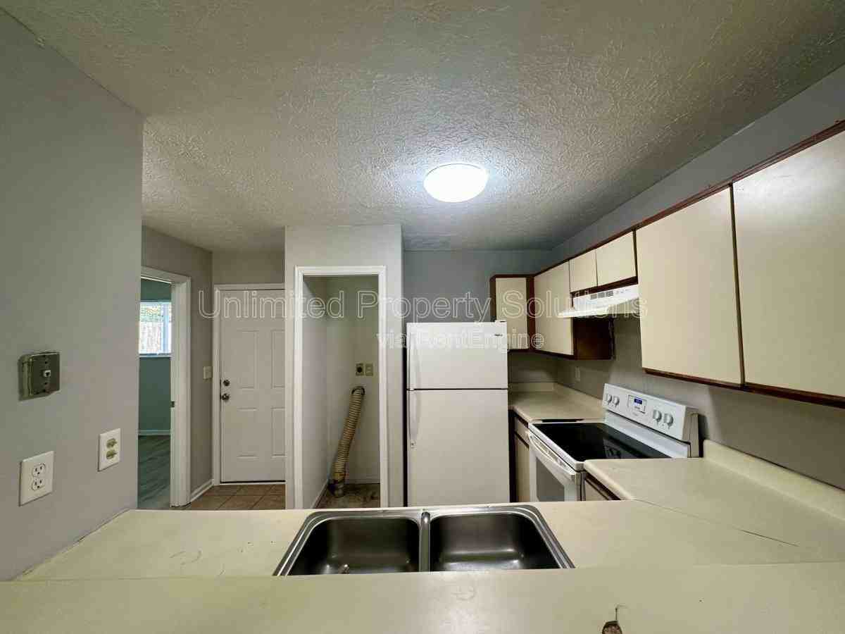 205 Sunn Aire Ct #A - Photo 3 of 10