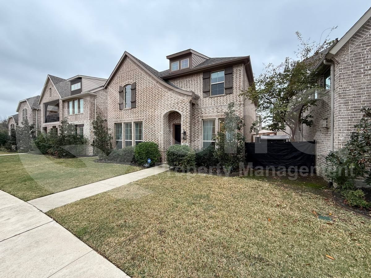 456 Renaissance Ln - Photo 2 of 10