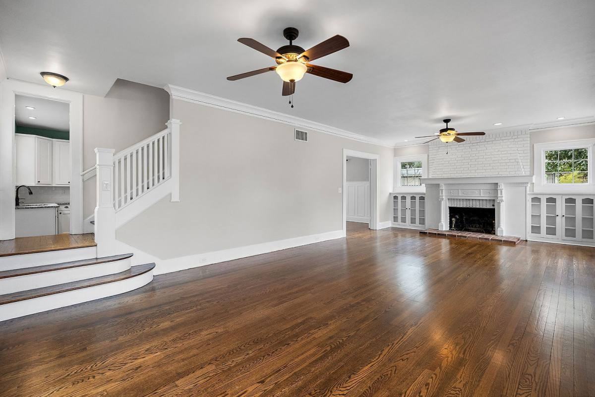 134 22nd Ave N - Photo 3 of 10