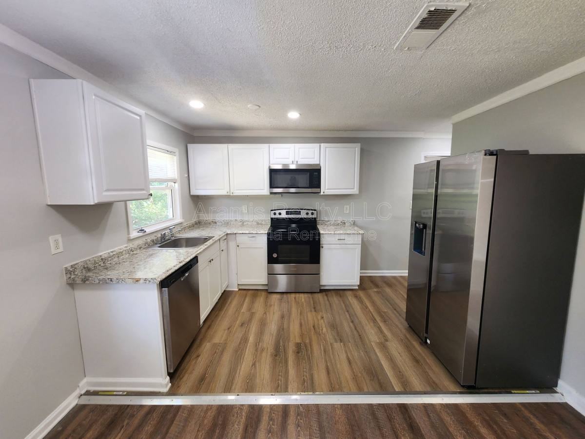 245 Argus Cir Nw - Photo 3 of 10