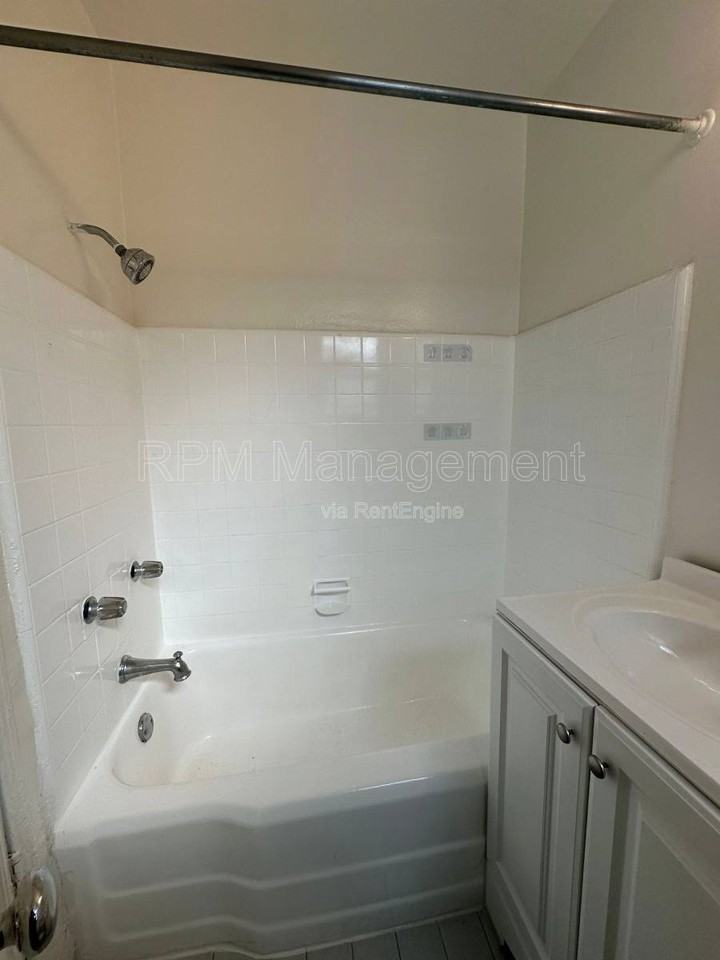 1737 N Sycamore Ave #112 - Photo 6 of 6