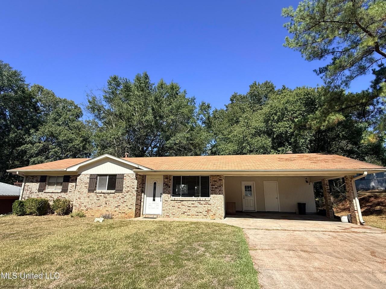 2270 Napoleon Avenue